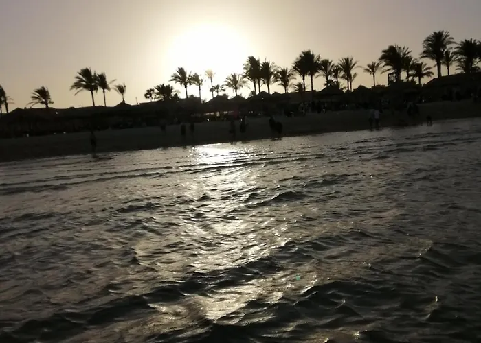 قرية بالميرا للعائلات فقط *