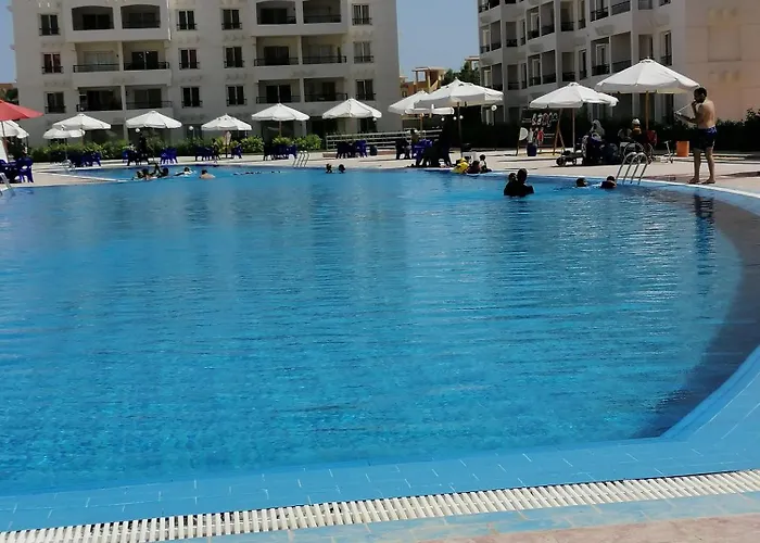 Chalet قرية بالميرا للعائلات فقط *