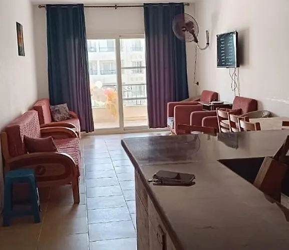 Chalet قرية بالميرا للعائلات فقط *